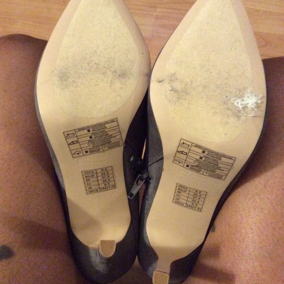 🚷❌SOLD 🚷❌BRAND NEW SUEDE ANKLE BOOTIES - Picture 7 of 7